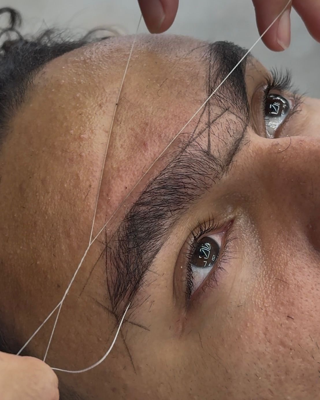 Sobrancelha na Lâmina